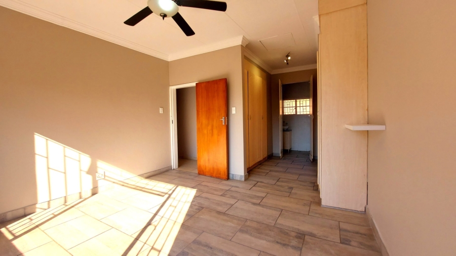 6 Bedroom Property for Sale in Ifafi North West